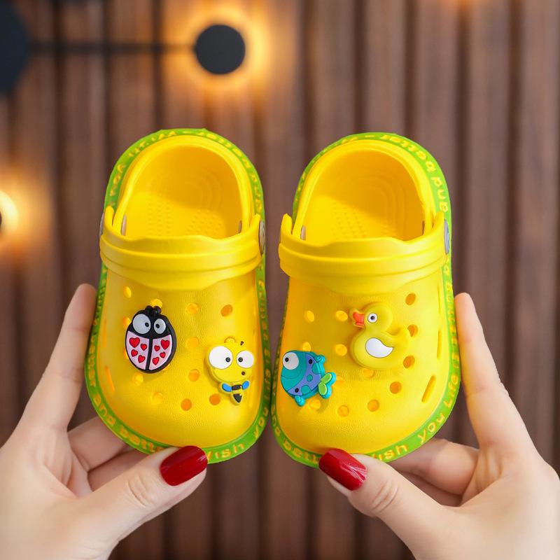 2024 sommer Kinder Sandalen Jungen Mädchen Maultiere Cartoon Baby Hausschuhe Flache Sommer Cartoon kinder Garten Schuhe 18 gelb von Joom DACH