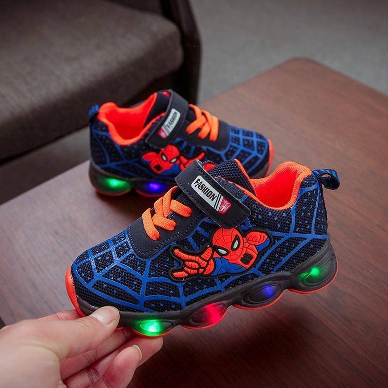2025 LED-Leuchtsneaker für Kinder: Blinkende Mesh-Laufschuhe für Jungen & Mädchen 5 pairs (Size 21-25) von Joom DACH