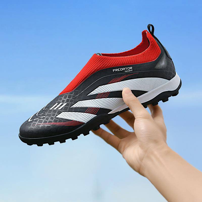 2025 Mode Fußballschuhe kurze Stollen AG Stollen professionelle Herren- und Damen-High-Top-Fußballschuhe Kunstrasen-Training 45 schwarz von Joom DACH