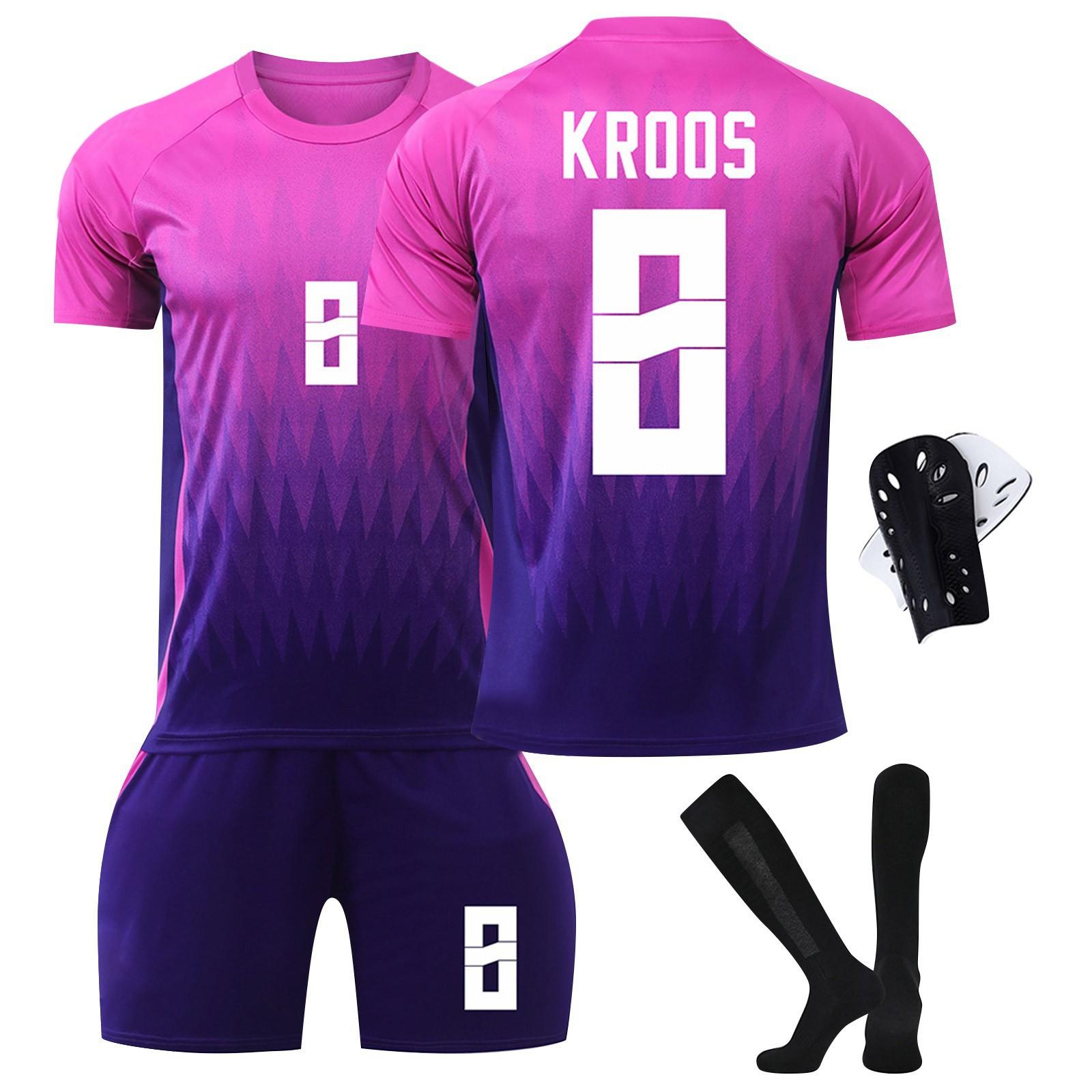 2425 Fußballtrikots, Shorts und Socken im Set, neue Saison, Shorts, Socken, Knieschoner, Outfits für Erwachsene 22 von Joom DACH