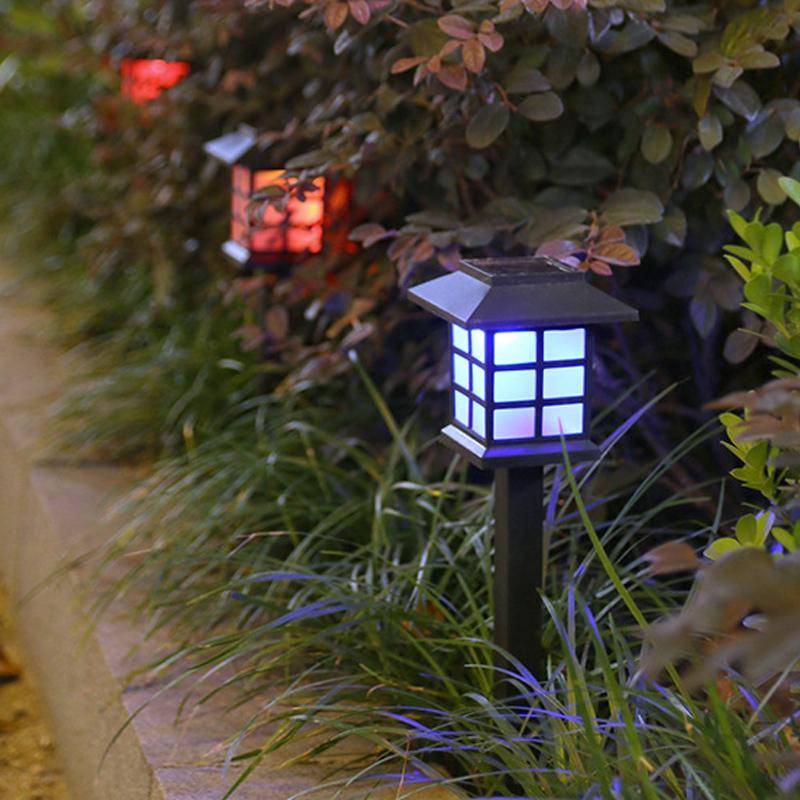 2er-Pack Solar-Rasenleuchten für den Außenbereich, Retro-Lampe in Hausform, wasserdichte Innenhof-Garten-Dekoration, Nachtlampe, eingesetzte kleine Palastlichter 2Pcs bunt 2er-Pack Solar-Rasenleuchten für den Außenbereich, Retro-Lampe in Hausform, wasserdichte Innenhof-Garten-Dekoration, Nachtlampe, eingesetzte kleine Palastlichter 2Pcs bunt von Joom DACH