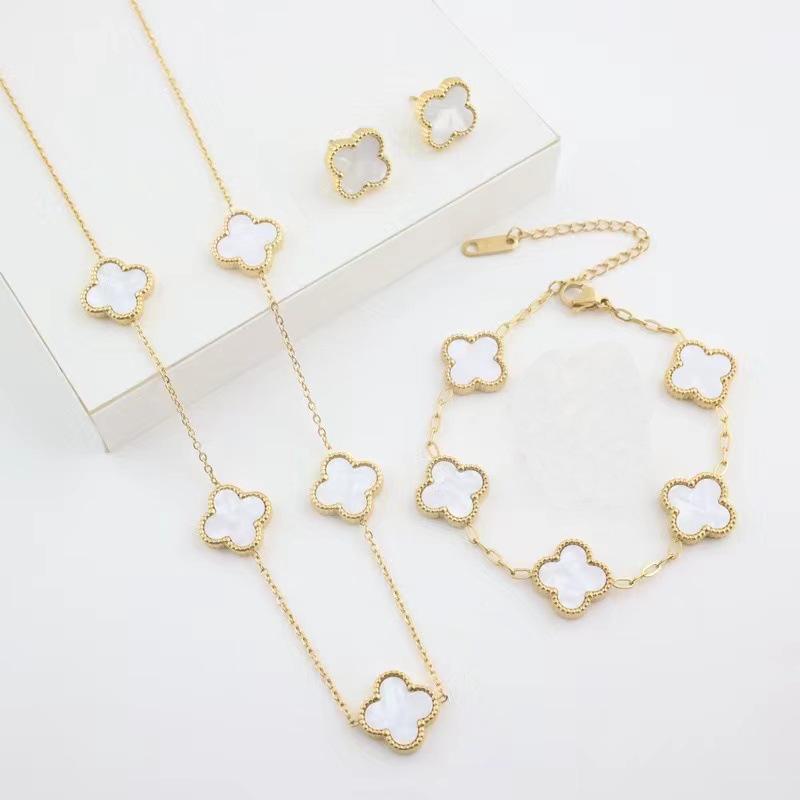 3 STÜCKE Leichter Luxus Vielseitiger Edelstahl Klee Schmuck Damen Set Halskette Ohrstecker Armband Personalisierte Accessoires necklace+bracelet+earring weiß von Joom DACH