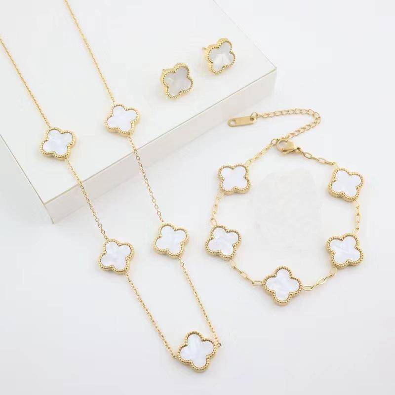 3 STÜCKE Leichter Luxus Vielseitiger Edelstahl Klee Schmuck Damen Set Halskette Ohrstecker Armband Personalisierte Accessoires necklace+bracelet+earring weiß von Joom DACH