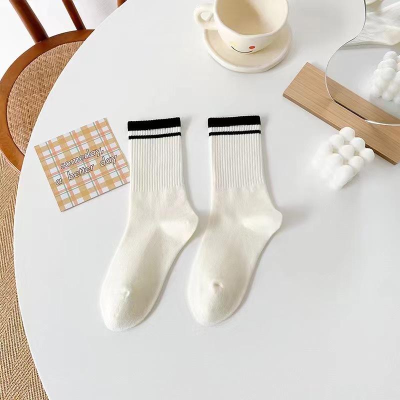 5 Paar Socken, Damen-Mittelwadensocken, Sportsocken, Gestreifte College-Baumwollsocken mit zwei Streifen, Lässig und atmungsaktiv 5 pairs weiß von Joom DACH