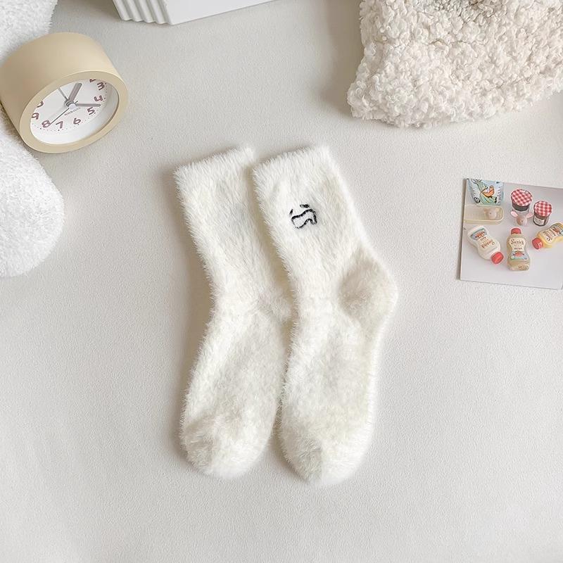 5 Paar Weiße Socken für Damen Frühling und Herbst Lustige Socken für Paare Lässige Sportsocken Studentensocken Winter von Joom DACH