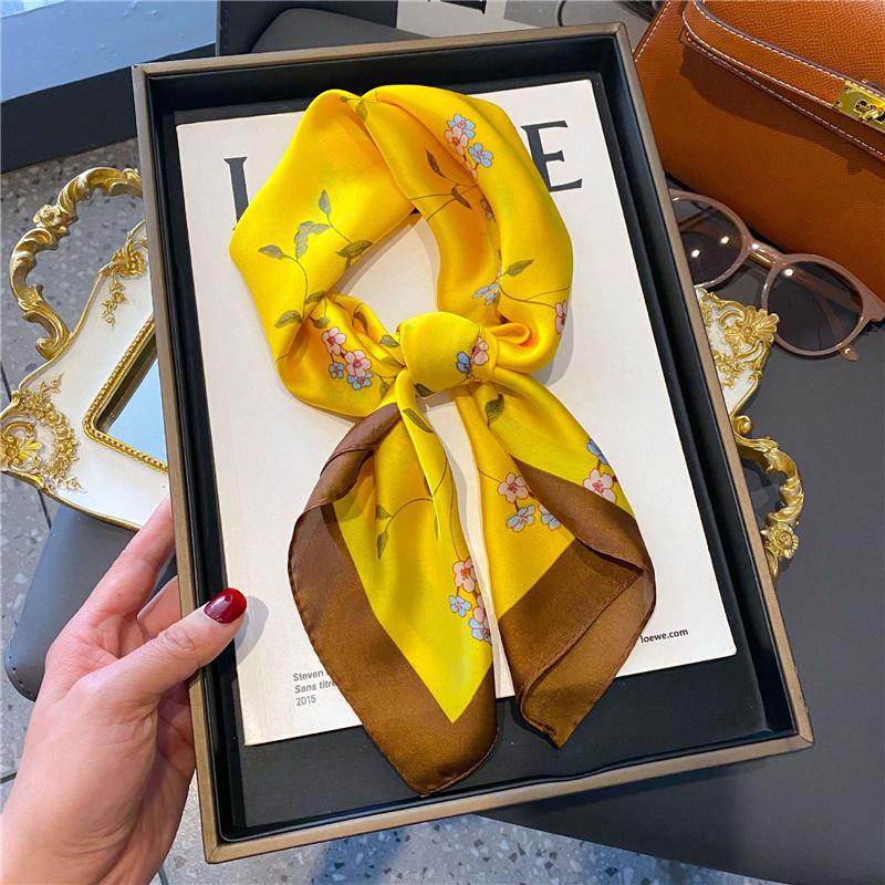 70*70cm Seide Schal Platz Gedruckt Schal Frauen Satin Hals Haar Band Weiche Neckerchife Kopftuch 70*70cm von Joom DACH