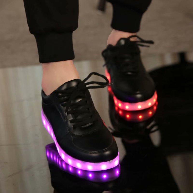 8 farben LED Leuchtende Schuhe Männer Frauen Unisex Paar Turnschuhe Mode Lässig Flache Led Schuhe für Erwachsene USB Lade lichter Schuhe 39 schwarz von Joom DACH