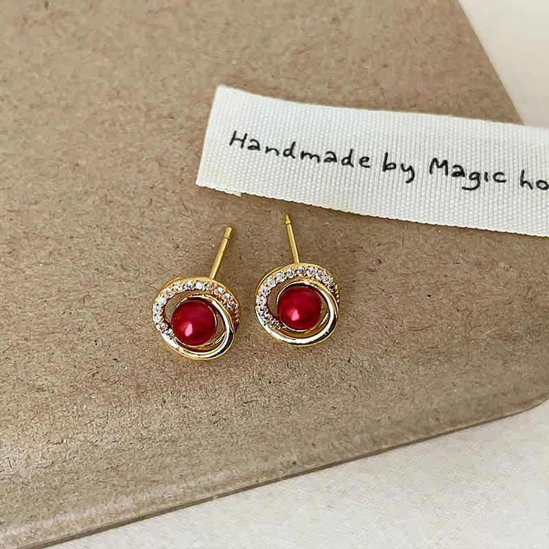 Ankara Roter Zirkon Perle Metall Ohrstecker Damen Exquisit Und Klein Persönlichkeit Schlicht Und Vielseitig Temperament Ohrringe Ohrringe von Joom DACH