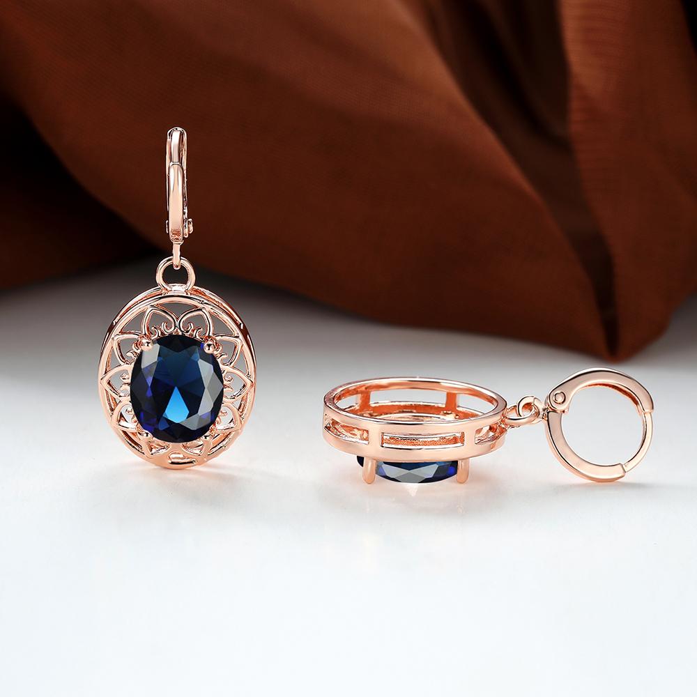 Ankünfte Hohl Ohrring Frauen Mode Textur Nette Feine Schmuck Silber Farbe Schöne Geschnitzte Rose Rot Stein Ohrringe von Joom DACH