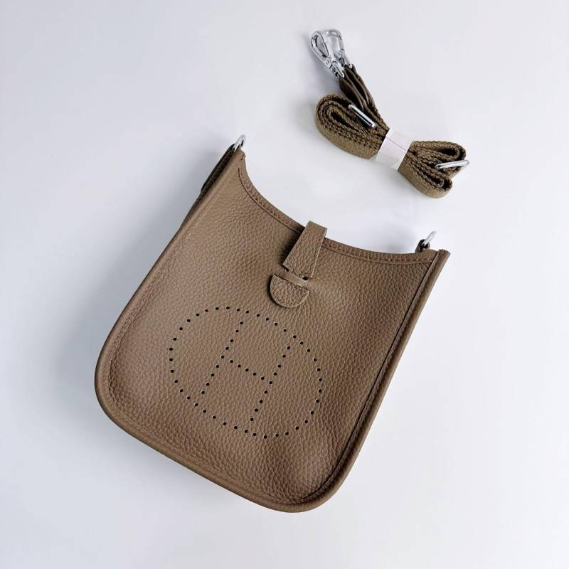 Aomen Bao Damen Echtleder Schultertasche High-End-Sinn Rindsleder Tragetasche H-Schnalle Hohlweben Einzelfach-Tasche 30x11x28cm khaki von Joom DACH