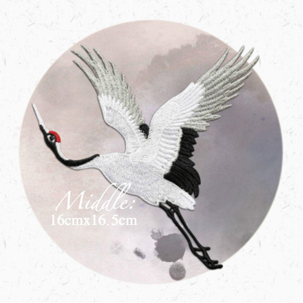 Aufkleber Rotkrone für Kleidung, bestickte Applikation, Stickerei, Aufnäher, Kleidung, Dekor White Medium B von Joom DACH