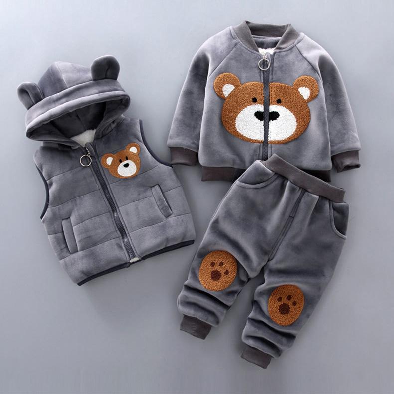 Baby Kleidung Jungen Plus Samt Langarm Pullover Mädchen Warme Kapuzen Weste Baumwolle Drei-stück Cartoon Bär Anzug 110 von Joom DACH