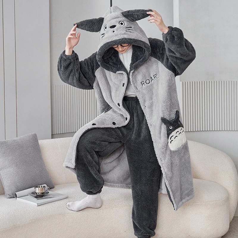 Bademantel für Herren mit Cartoon-Motiv für Zuhause, lässiger Kimono, Winter, Flanell, warm, lang, dickes Nachthemd in Übergröße L Bademantel für Herren mit Cartoon-Motiv für Zuhause, lässiger Kimono, Winter, Flanell, warm, lang, dickes Nachthemd in Übergröße L von Joom DACH