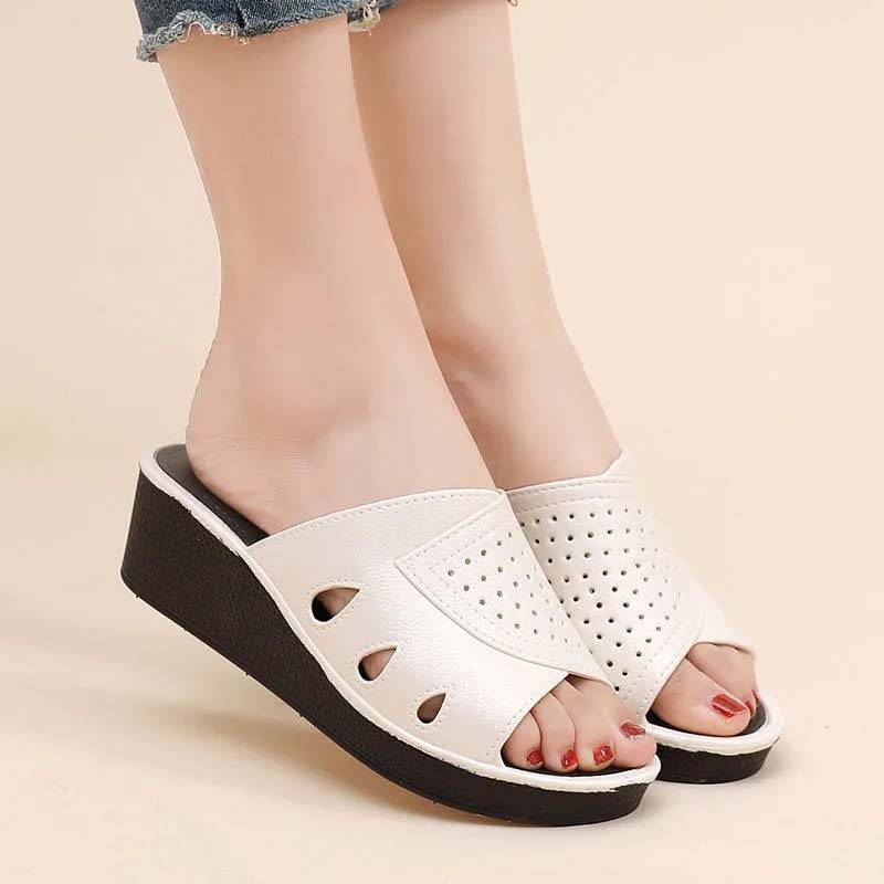 Balck High Heel Hausschuhe Peep Toe Damen Kunstleder Weiches Leder Erhöhen Sie den dicken Boden Patchwork Farbe Ausgehöhltes Design Frühling Sommer 40 weiß von Joom DACH