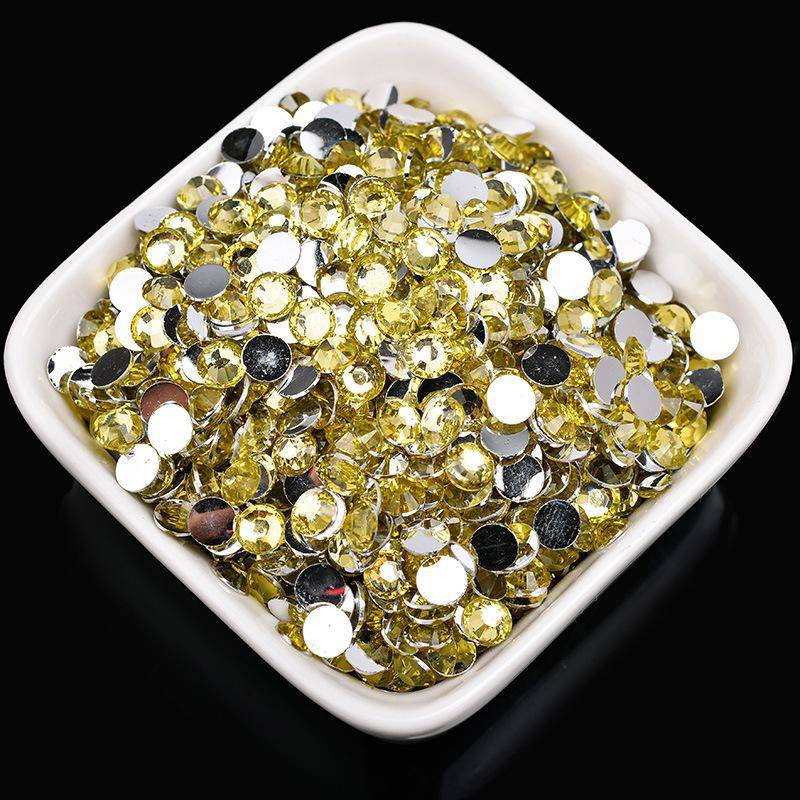 Beauty-Sticker aus Kunstharz mit flacher Unterseite und Diamanten, perfekt für selbstgemachte Handyhüllen und Nagelkunst.. Österreichische Diamantimitation im 14-Schliff in den Größen 2 mm/3 mm/4 mm. 3mm 1000 pieces von Joom DACH