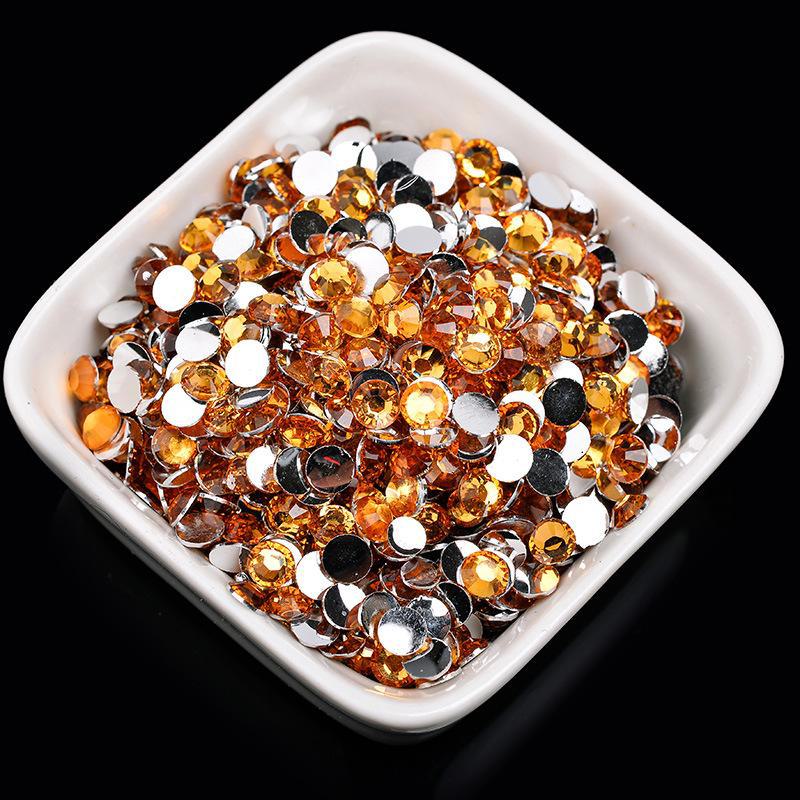 Beauty-Sticker aus Kunstharz mit flacher Unterseite und Diamanten, perfekt für selbstgemachte Handyhüllen und Nagelkunst.. Österreichische Diamantimitation im 14-Schliff in den Größen 2 mm/3 mm/4 mm. 4mm 1000 pieces von Joom DACH