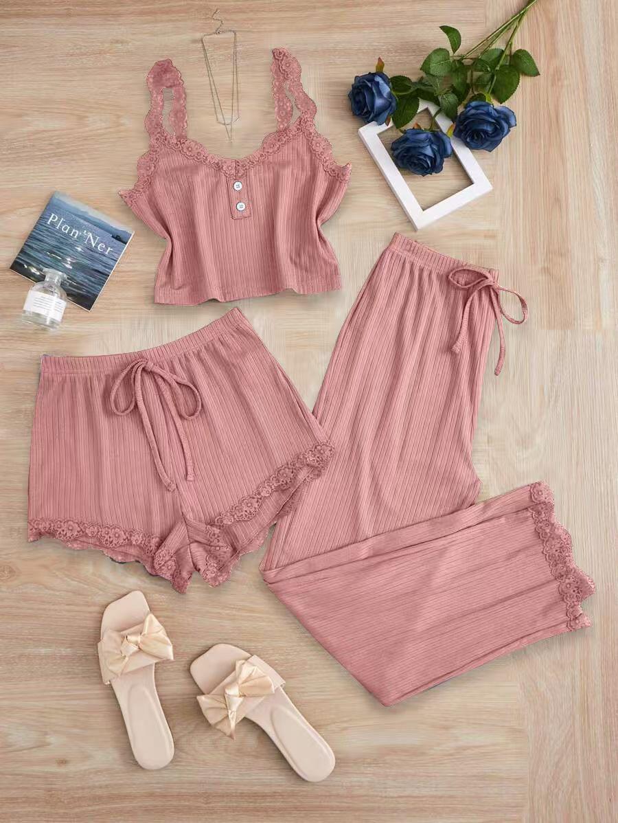 Beliebtes Damen Dreiteiliges Pyjama-Set mit Spitzenbesatz: Camisole, Shorts und lange Hose Medium von Joom DACH