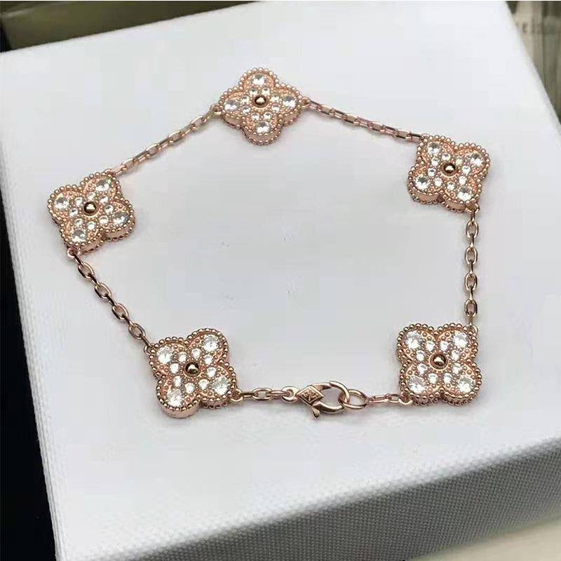 Boutique Vierblättriges Kleeblatt Fünf Blumen Armband 18K Leichter Luxus Ins Design Mode Exquisit Vielseitig Herren- und Damenmodelle Armband Boutique Bracelet von Joom DACH