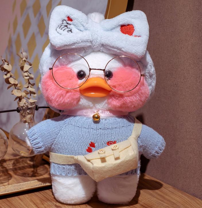 Cafe Duck, 30 cm, kleine gelbe Ente, süßes Kissen, Plüschtier, ausgestopfte Puppe mit Brille und Kleidung, süßes Cartoon-Spielzeug CHINA von Joom DACH