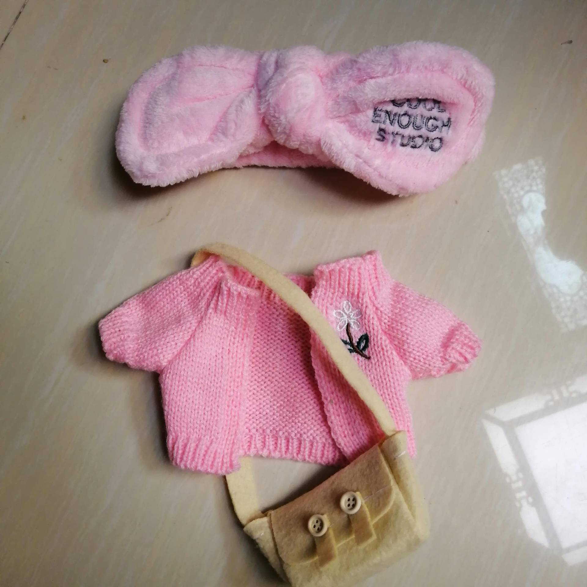 Cafe Duck, 30 cm, kleine gelbe Ente, süßes Kissen, Plüschtier, ausgestopfte Puppe mit Brille und Kleidung, süßes Cartoon-Spielzeug CHINA von Joom DACH