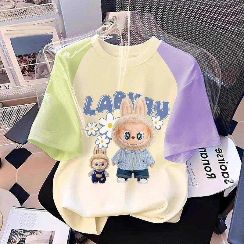 Cartoon Grafik Labubu Kinder Erwachsene Bedrucktes T-Shirt Sommer Herren und Damenmode Outdoor Mädchen Kurzarm T-Shirts Top Kleidung 5XL Cartoon Grafik Labubu Kinder Erwachsene Bedrucktes T-Shirt Sommer Herren und Damenmode Outdoor Mädchen Kurzarm T-Shirts Top Kleidung 5XL von Joom DACH