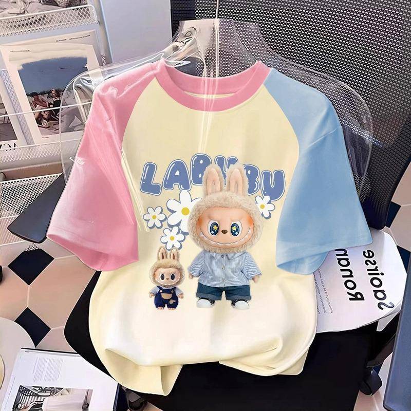 Cartoon Grafik Labubu Kinder Erwachsene Bedrucktes T-Shirt Sommer Herren und Damenmode Outdoor Mädchen Kurzarm T-Shirts Top Kleidung L Cartoon Grafik Labubu Kinder Erwachsene Bedrucktes T-Shirt Sommer Herren und Damenmode Outdoor Mädchen Kurzarm T-Shirts Top Kleidung L von Joom DACH