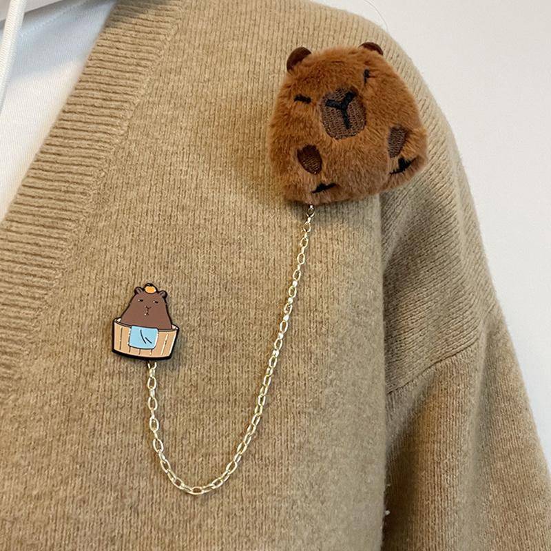 Cartoon Plüsch Capybara Corsage Niedlichen Tier Abzeichen Persönlichkeit Brosche Kleidung Rucksack Pins Dekor Für Mädchen Kinder Geschenk von Joom DACH