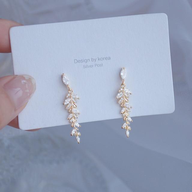 Charm-Ohrringe aus echtem 18-karätigem Gold mit Blättern für Frauen, exquisite kleine Zirkonia-Ohrstecker, eleganter koreanischer Kristall-Ehering-Anhänger von Joom DACH