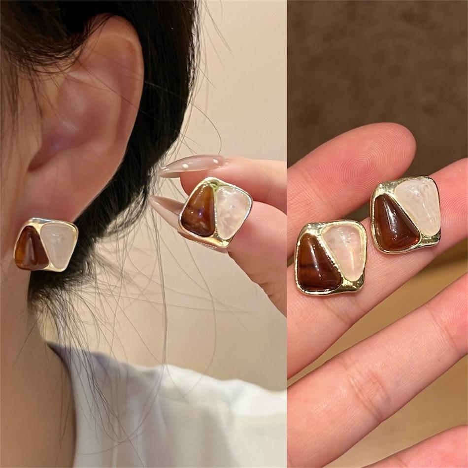 Kontrastfarbene Harz Quadratische Ohrstecker für Damenmode Süße Geometrie Hochzeitsschmuck Romantisches Valentinstagsgeschenk von Joom DACH