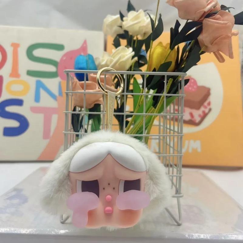 Crybaby Plüsch Schlüsselanhänger Kawaii Cartoon Taschenanhänger Desktop Ornament Auto Schlüsselanhänger Geschenk für Männer und Frauen weiß von Joom DACH
