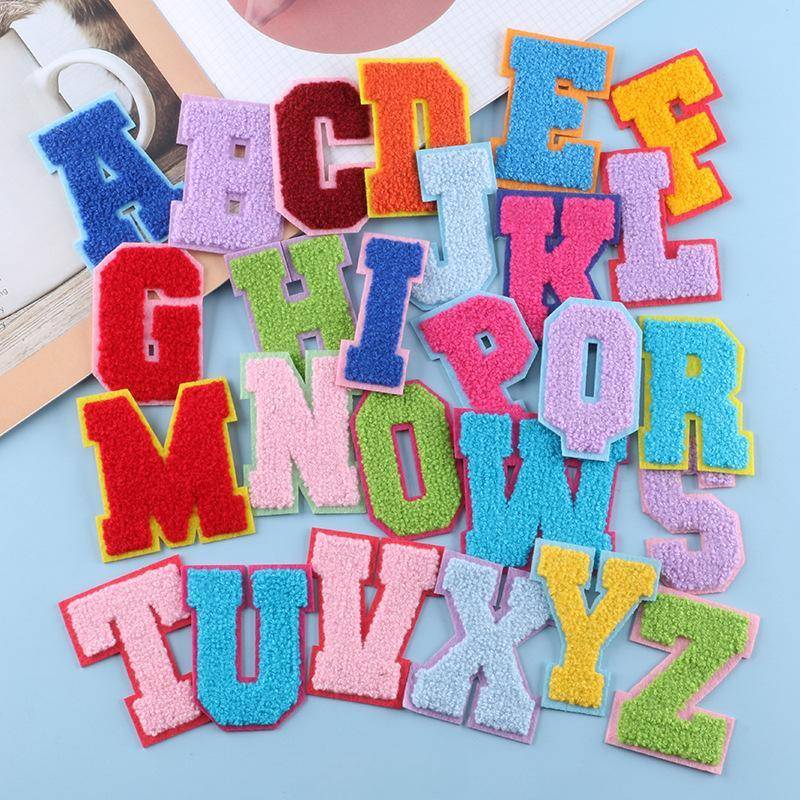 DIY Patch Aufkleber Brief Handtuch Stickerei Stoff Aufkleber Multi-Color Stoff Label Kleidung Zubehör Abzeichen Versorgung Stickerei Aufkleber A von Joom DACH