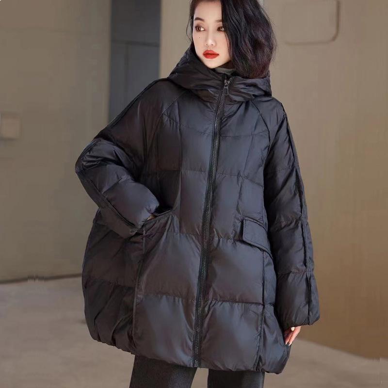 Damen Daunenjacke mit Kapuze, weiße Entendaunenjacke, Übergröße, Puffermantel, lässig, locker, dick, Parkas, Damenoberbekleidung One Size schwarz Damen Daunenjacke mit Kapuze, weiße Entendaunenjacke, Übergröße, Puffermantel, lässig, locker, dick, Parkas, Damenoberbekleidung One Size schwarz von Joom DACH
