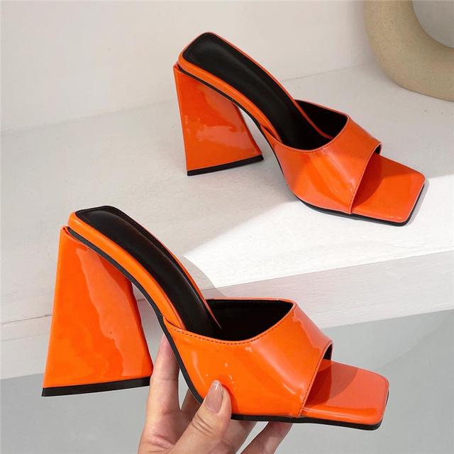 Damen Designer 11cm High Heels Slides Pantoletten Sommer Dreieck Dicken Block Heels Sandalen Flock Hausschuhe Luxus Chunky Schuhe 37 von Joom DACH