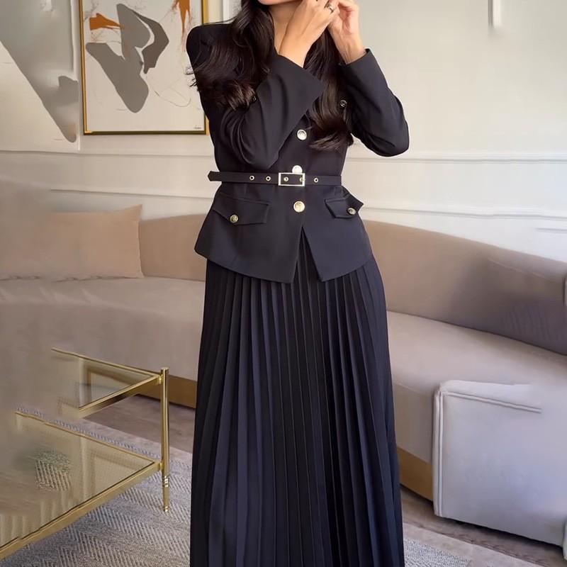 Damen Dunkelbraunes Blazer-Set mit goldenen Knöpfen und breitem Gürtel, passender plissierter Rock, elegante Bürokleidung XXL schwarz Damen Dunkelbraunes Blazer-Set mit goldenen Knöpfen und breitem Gürtel, passender plissierter Rock, elegante Bürokleidung XXL schwarz von Joom DACH