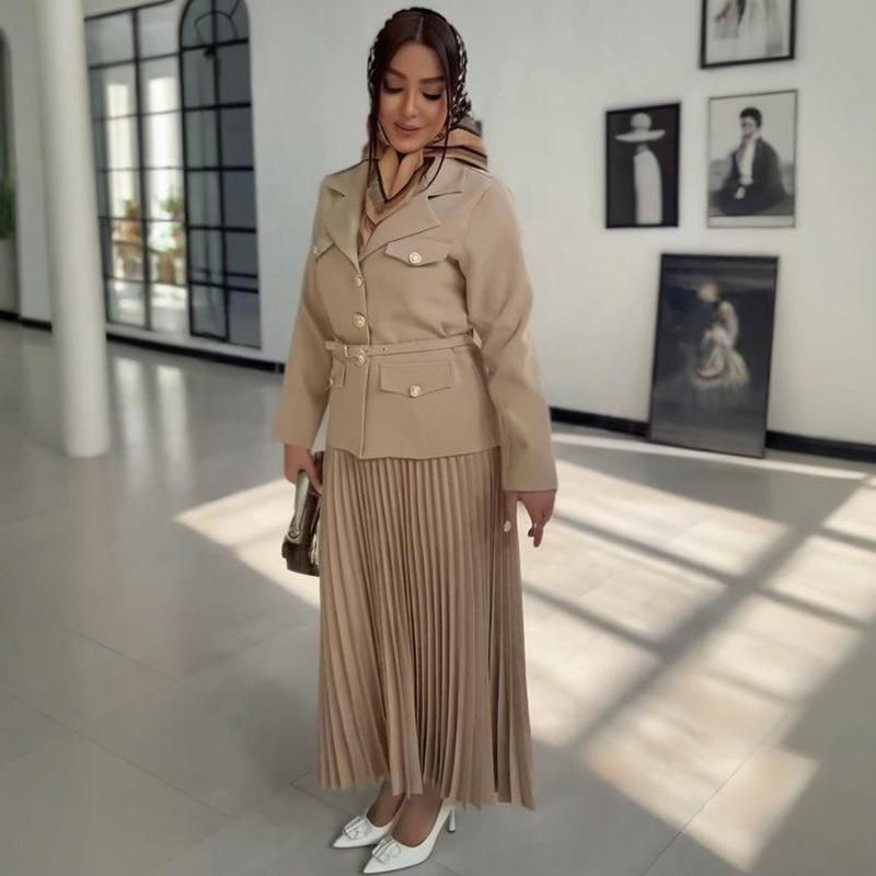 Damen Dunkelbraunes Blazer-Set mit goldenen Knöpfen und breitem Gürtel, passender plissierter Rock, elegante Bürokleidung XXL khaki Damen Dunkelbraunes Blazer-Set mit goldenen Knöpfen und breitem Gürtel, passender plissierter Rock, elegante Bürokleidung XXL khaki von Joom DACH