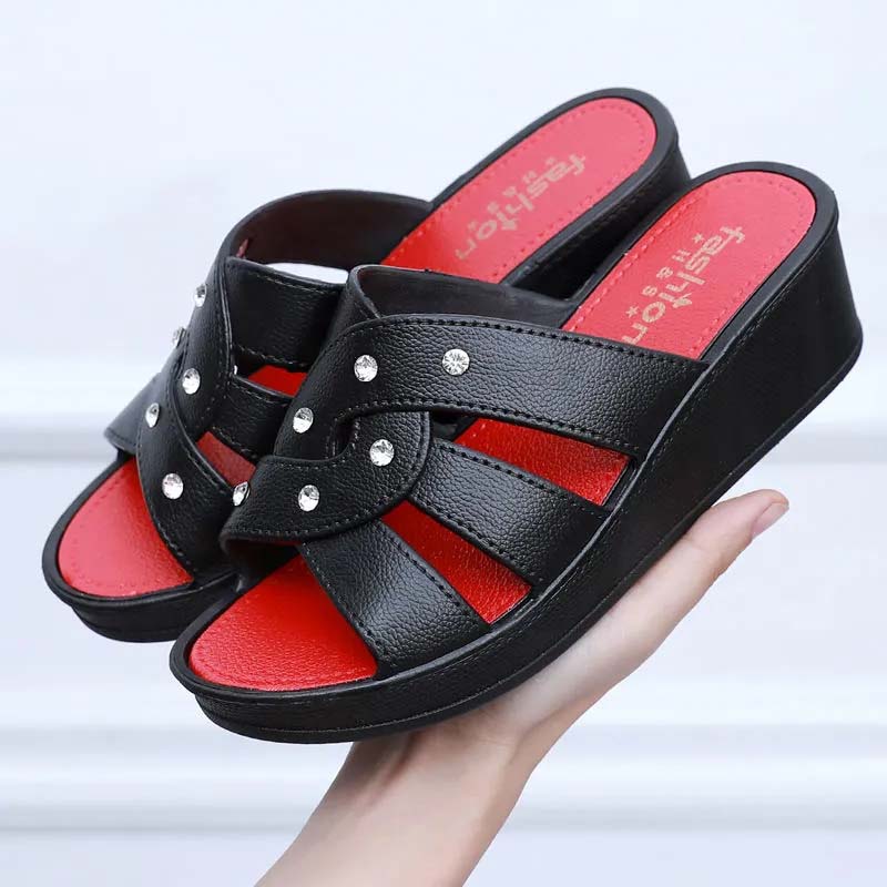 Damen High Heel Hausschuhe Sommer Oberbekleidung Dicker Boden Home Rutschfeste Hausschuhe Mutter Sommerschuhe Weicher Boden Keilabsatz Coole Strass Sandalen 38 schwarz von Joom DACH