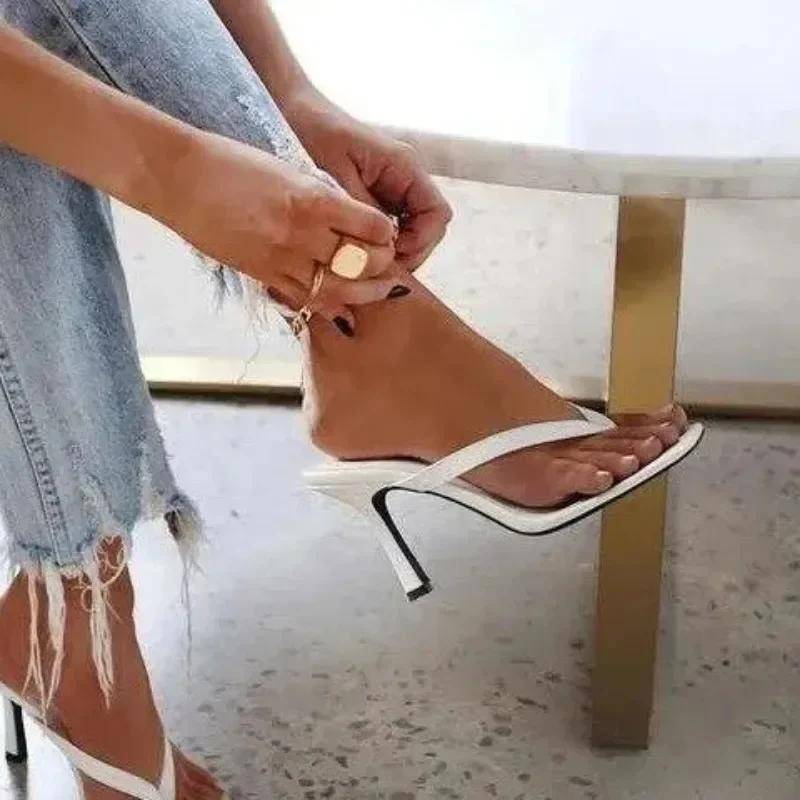 Damen High Heel Sandalen Sommer Neue Flip Flops Frau Strand Mode Clip Toe Slim Heel Outdoor Hausschuhe Übergröße 42 weiß von Joom DACH