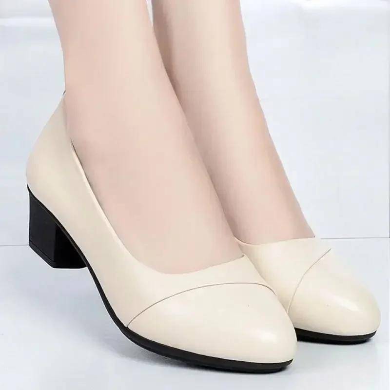 Damen High Heels Lackleder Arbeitsschuhe Bequeme Damenschuhe mit Absatz Pu-Leder Halbschuhe mit quadratischem Absatz Talon Femme 37 beige von Joom DACH