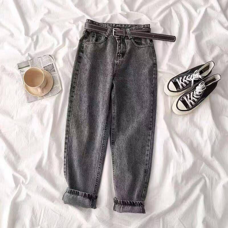 Damen Jeans mit hoher Taille und schmalem, lockerem Schnitt und geradem Bein – trendiger Sommer-Style mit weitem Bein und Haremshose M Damen Jeans mit hoher Taille und schmalem, lockerem Schnitt und geradem Bein – trendiger Sommer-Style mit weitem Bein und Haremshose M von Joom DACH