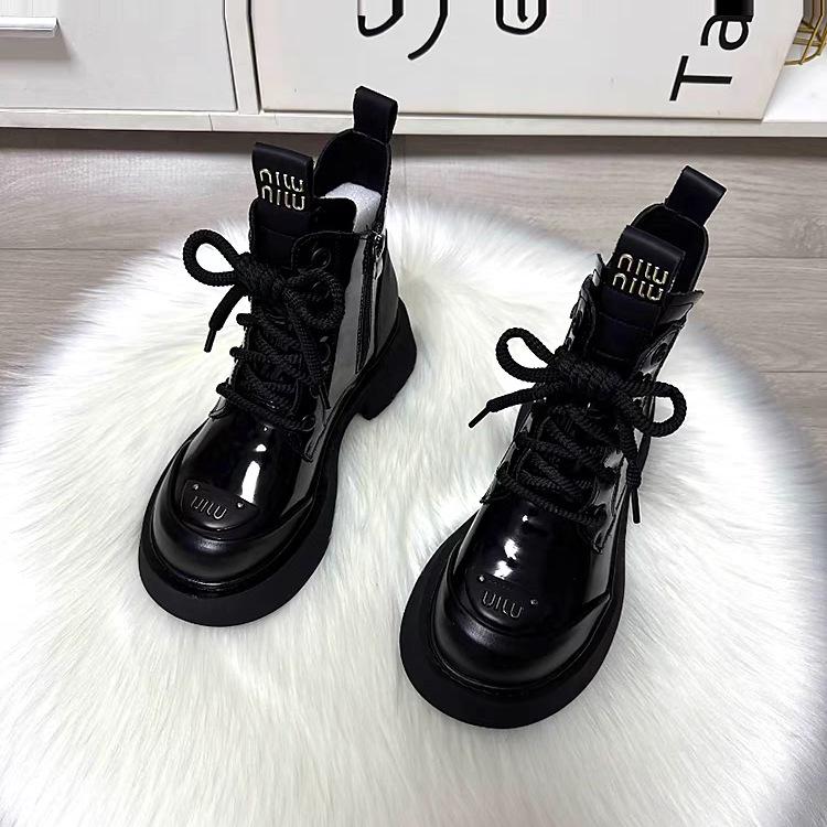 Damen Martin Boots im britischen Stil 2025: Kurzstiefel mit dicker Sohle und Absatz für Herbst und Winter 40 von Joom DACH