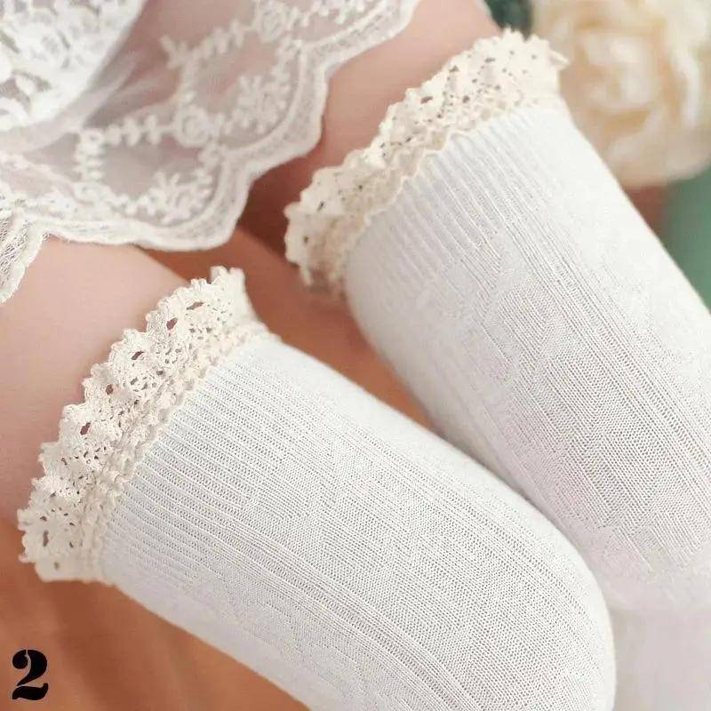 Damen Modische Einfarbige Warme Baumwolle Oberschenkelhoch Lange Strümpfe Gestrickt Über Knie Spitze Mädchen Socken Accessoires Kreative Geschenke One Size weiß von Joom DACH