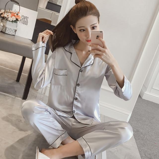 Damen Nachtwäsche Set aus Seidensatin mit langen Ärmeln, zweiteiliger Schlafanzug, Loungewear, Übergröße M grau von Joom DACH