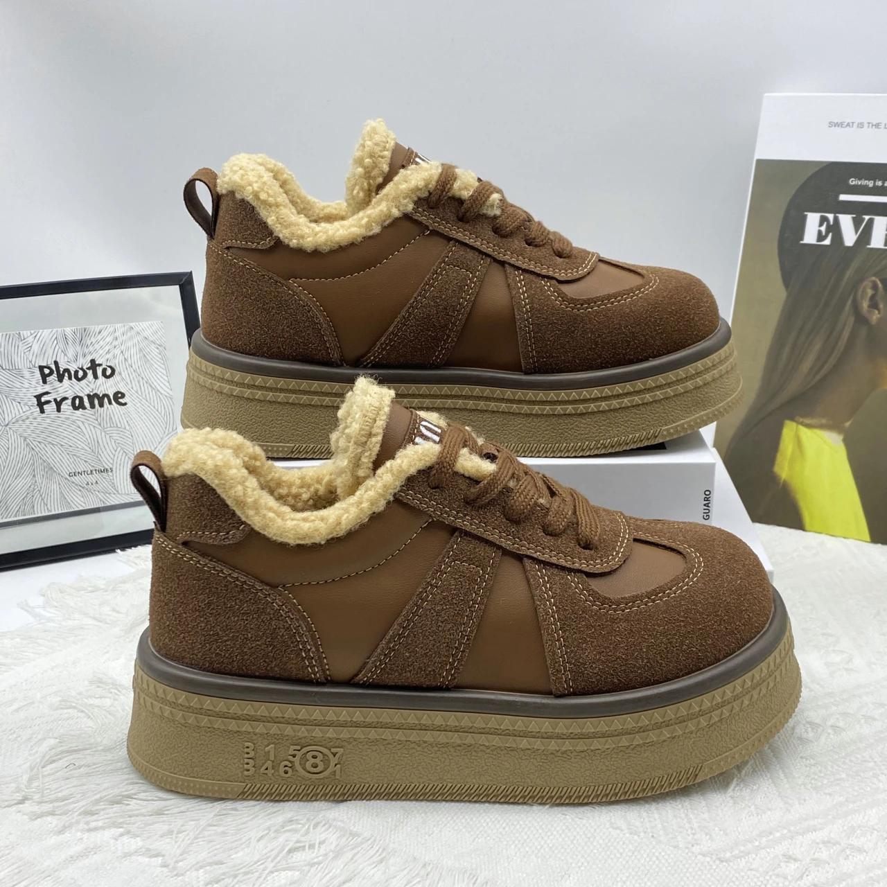 Damen Pelz Warme Baumwollschuhe Stiefeletten Flats Sneakers Neu Designer Wildleder Plüsch Schneestiefel Sport Plateau Freizeitschuhe Botas 40 braun von Joom DACH