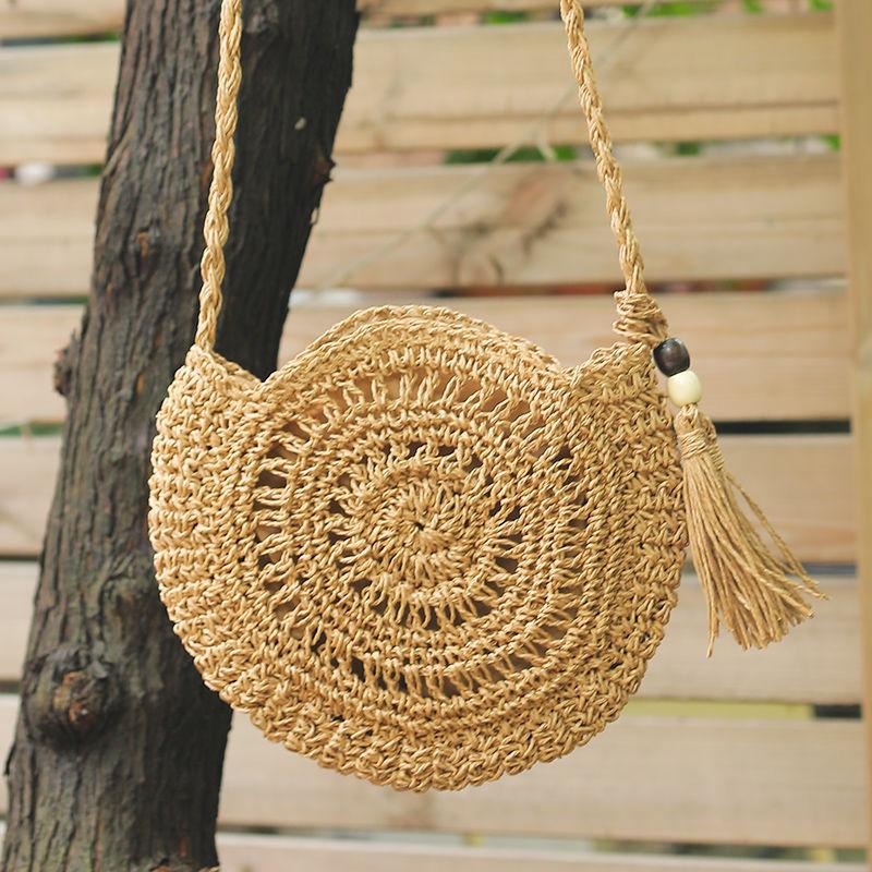Damen Runde Stroh Strandtasche Vintage Handgefertigt Gewebte Umhängetasche Kreis Rattan Quasten Taschen Böhmische Sommerurlaub Freizeit Taschen 23*22*2cm Damen Runde Stroh Strandtasche Vintage Handgefertigt Gewebte Umhängetasche Kreis Rattan Quasten Taschen Böhmische Sommerurlaub Freizeit Taschen 23*22*2cm von Joom DACH