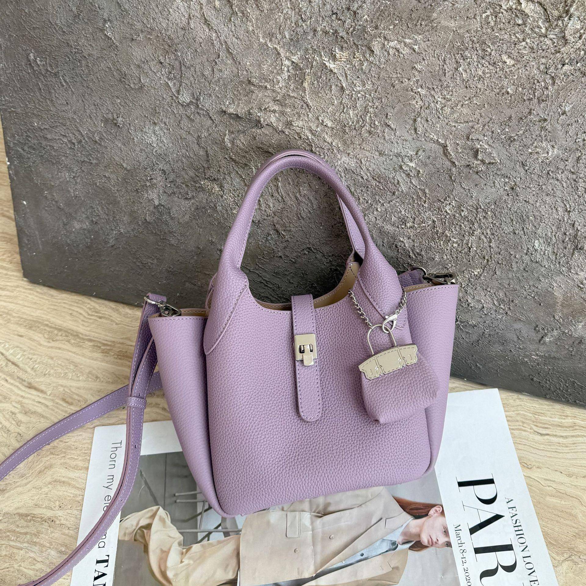 Damen Schulter-Crossbody-Mode-Tasche aus Rindsleder Mädchen Klassische Lokomotive Große Kapazität Pendler Ledertasche von Joom DACH