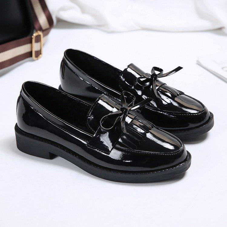 Damen Schwarze Lackleder Slipper Plateau Slipper für Damen Neu Frühling Britische Quaste Lässige Schleife Ballerinas Schuhe 40 schwarz von Joom DACH