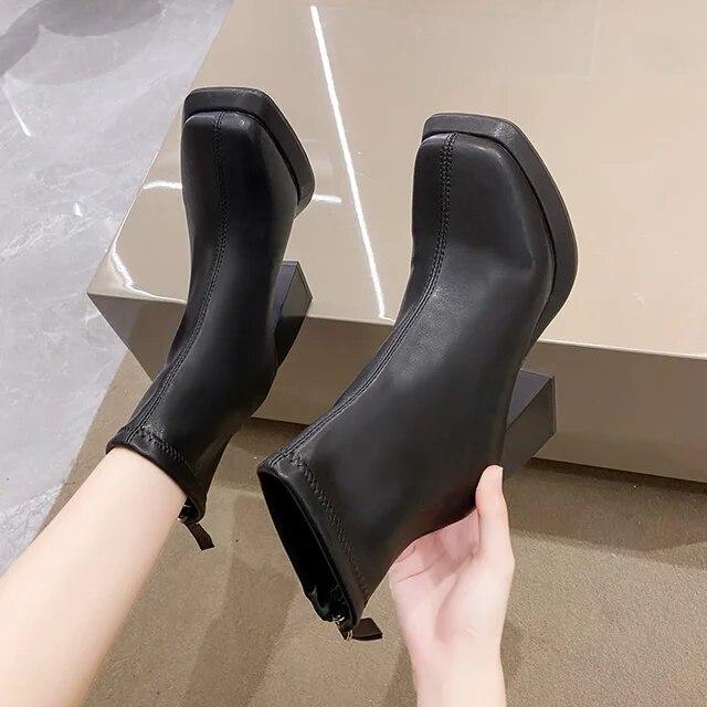 Damen Stiefeletten, Plateau, quadratisch, hoher Absatz, kurze Damenstiefel, Lack-PU-Leder, Damenstiefel, Schuhe für Damen 41 schwarz von Joom DACH