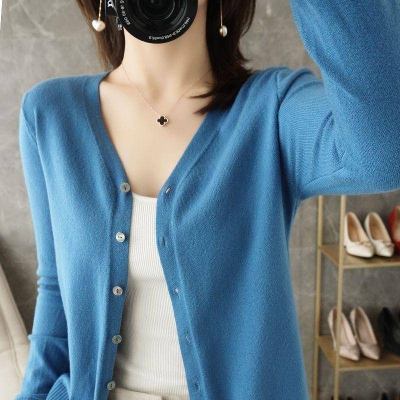 Damen-Strickjacke mit V-Ausschnitt, lockerer, dünner Pullover in Übergröße, All-Match-Jacke, einfarbig, einfache kleine Strickjacken für Frühling und Herbst XXL Damen-Strickjacke mit V-Ausschnitt, lockerer, dünner Pullover in Übergröße, All-Match-Jacke, einfarbig, einfache kleine Strickjacken für Frühling und Herbst XXL von Joom DACH