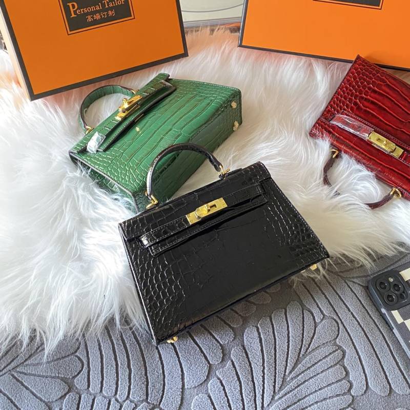 Damen neue exquisite Umhängetasche, kleine Tasche, Krokodilmuster-Tasche, hochwertige Mini-Vielseitigkeitshandtasche. 22cm von Joom DACH