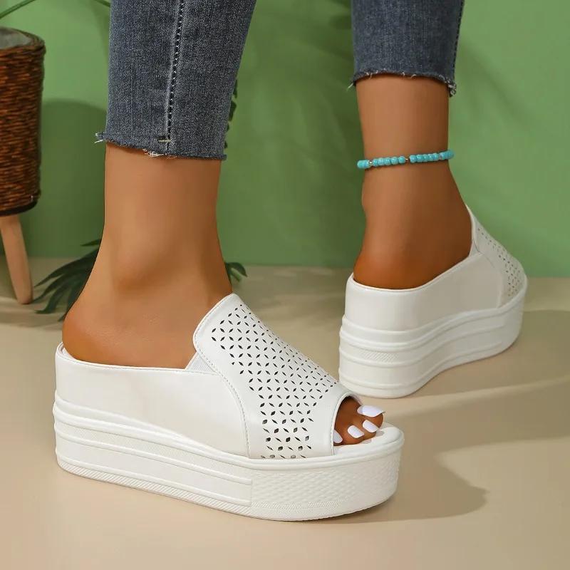 Damenschuhe mit offener Spitze, Plateau-Slipper, lässige Hausschuhe, Damen, Kristalldruck, hohl, runde Zehenpartie, Keilabsatz, Übergröße 40 von Joom DACH